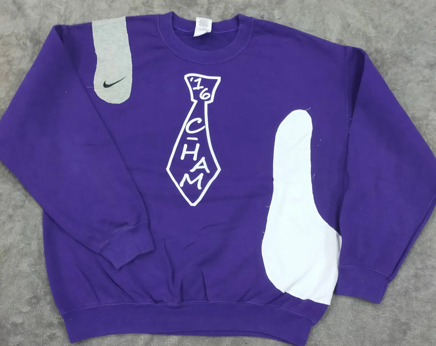 CR1303 Mixed Style Nike Reworked Sweatshirt - 20 Pcs